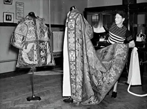Royal Prints: Kent Sees Coronation Robes and Crown Jewels Replicas Mrs