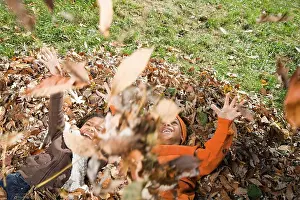 Smart Prints: Kids playing in leaves