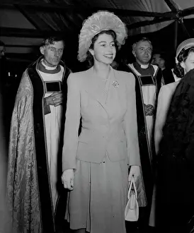 1947 Prints: The King Unveils Nation's Tribute to 'The Few' - A happy picture of H