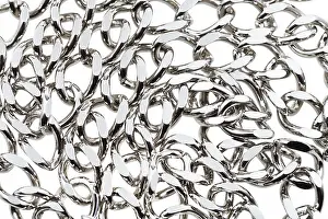 Nahaufnahme Prints: links of metal chain close up isolated on white links of metal chain close up isolated on white background Copyright