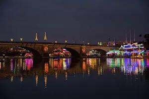 Arizona Prints: A London Bridge in Lake Havasu, Arizona