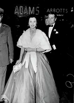 Four People Prints: London Debut ***** Dietrich - Sir Lawrence and Lady Olivier