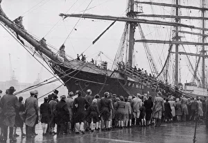 Liner Prints: Londoners See The Pamir The long queue waiting to go aboard the Pamir