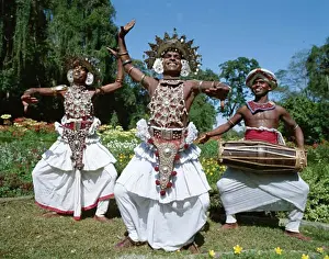 Instrument Prints: Male Kandy dancers dressed in Kandyan costumes, Kandy, Sri Lanka