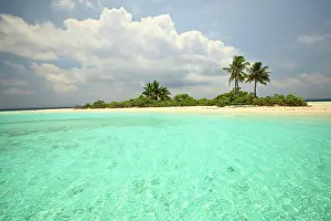 Mathidhoo Island, uninhabited, North Huvadhoo Atoll, Southern Maldives, Indian Ocean