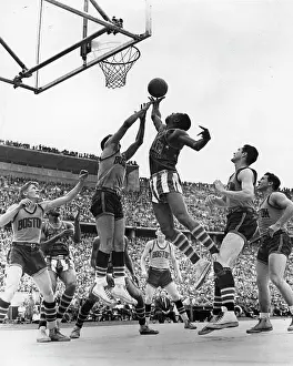 Basketball Prints: A member of the Harlem Globetrotters