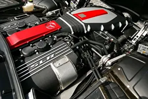 Parked Prints: detail Mercedes Benz SLR McLaren 2005 valve covers intake black red silver