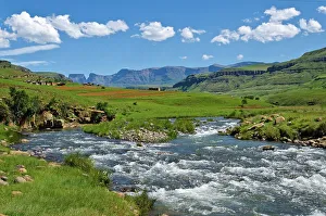 Mhlwazini River near the Cathedral Peak region of the Ukhahlamba Drakensberg Park