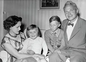Elizabeth Prints: Natasha Litvin - Pianist with husband Stephen Spender and children