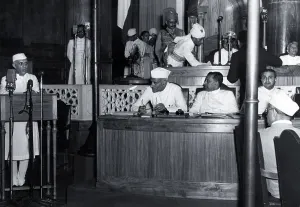 Establishment Prints: Nehru declares India's Independence 1947