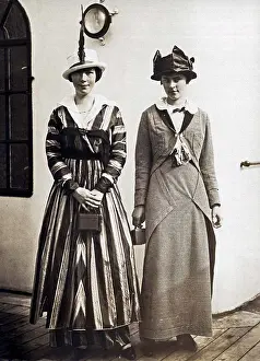 Unitedstates Prints: New York, New York: July 8, 1914 Two young women