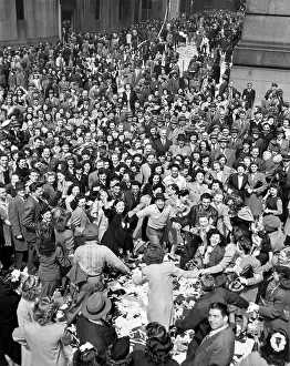 Celebrations Prints: New York, New York: May 7, 1945