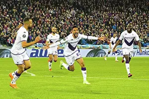 Sports Facility Prints: Nicolas GONZALEZ centre (ACF Fiorentina) celebrates his scored 1:2 for ACF Fiorentina