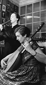 Lute Prints: Notes On The Past -- Back into the leisured salons of the 17th