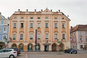 Upper Austria Prints: Old building on the main square