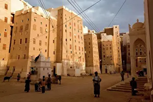 Yemen Prints: Old city built with mud bricks