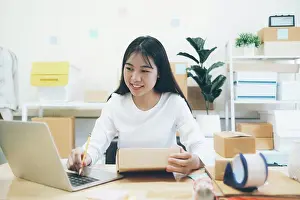Network Prints: Online small business owner checking order