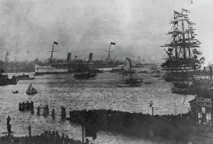 Transporting Prints: The 'Ophir' enters Portsmouth Harbour with the Prince and Princess of Wales aboard