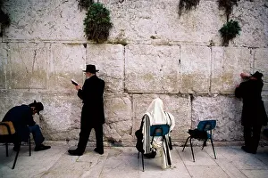50 54 Years Prints: Orthodox jews praying et Wailing Wall, Jerusalem, Israel