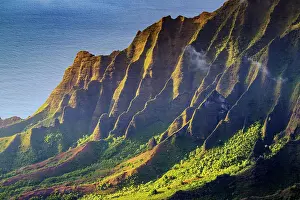 Seas Prints: Pali sea cliffs at Kalalau lookout
