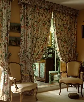 Curtain Prints: Patterned curtains in traditional living room