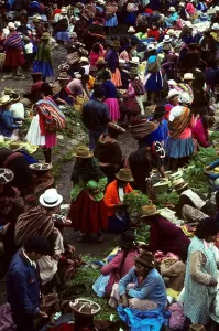 Market Prints: PERU, CHINCHERO, OVERVIEW OF COLORFUL INDIAN MARKET