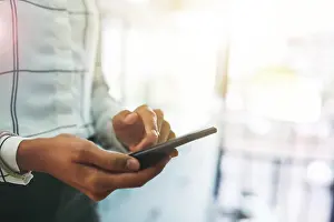 Agenda Prints: Phone, office and hands of woman with mobile app for online chat