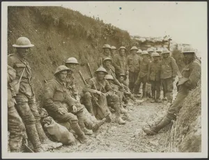 Trench Prints: Photo collection First World War. Scene in a British Trench Before Advance. 1914-1918}
