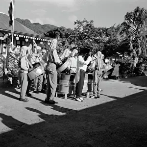 Royal Prints: Poll photo collection