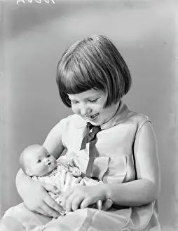 Doll Prints: Poll photo collection. Children's portraits