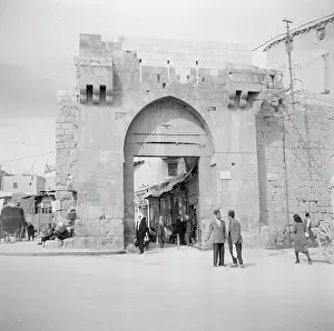 Middle Prints: Poll photo collection. Middle East 1950-1955: Syria - Damascus
