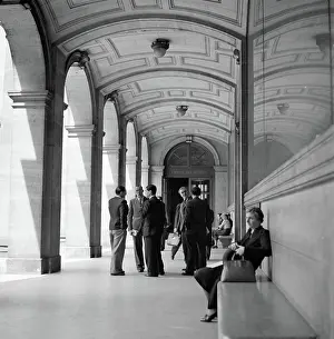 Students Prints: Poll photo collection. Students at the University of Paris (Sorbonne)