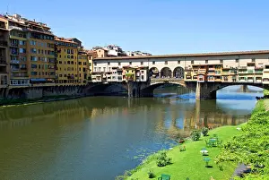 Florence Prints: Ponte Vecchio (1345), Firenze, UNESCO WORLD Heritage Site, Tuscany, Italy