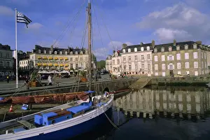 Pole Prints: Port area, town of Vannes, Golfe du Morbihan Gulf of Morbihan, Brittany, France, Europe
