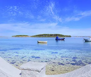 Italien Prints: Porto Cesareo beach In the background the Island of the Rabbits