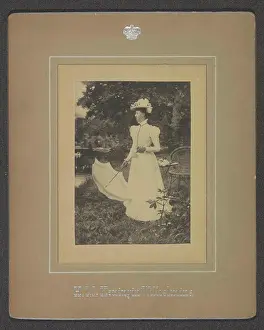 Voorkeursbeeld Prints: Portrait of young queen wilhelmina with parasol; H.M. Koningin Wilhelmina