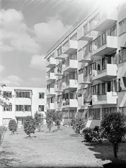 Piemags Prints: Post War Reconstruction in Britain- Housing Designs Pullman Court flats
