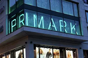 Luminous Prints: Primark, illuminated logo at the Duesseldorf shop