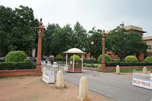 Ministers Prints: Prime Ministers Office Gate No 5 South Block Near South Block New Delhi, India