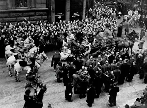Picture Prints: Proclamation of Queen Elizabeth II 'God save the Queen' - Fanfares are sounded by trumpeters after