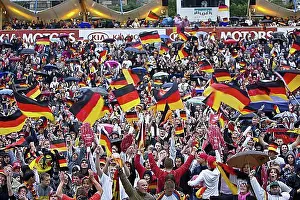 Public viewing on the banks of the Elbe in Dresden