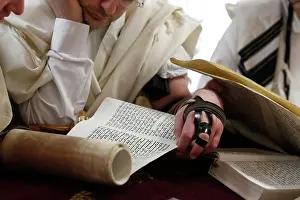 Reading Prints: Purim celebration in a synagogue : reading the book of Esther. Montrouge. France