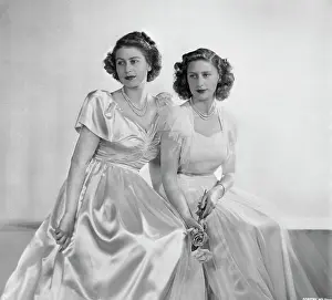 1949 Prints: Queen Elizabeth & Princess Margaret - Earl Portraits