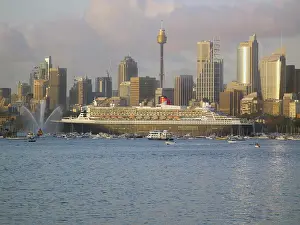 Shipping Prints: Queen Mary 2 on maiden voyage arriving in Sydney Harbour