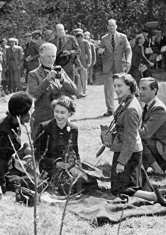 Picture Prints: The Queen and Princess Margaret