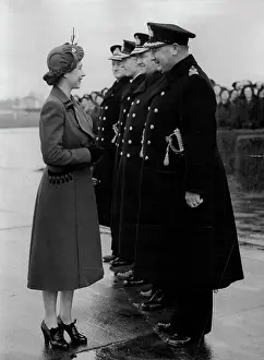 1952 Prints: The Queen Visits Her Naval Airmen - The Queen chatting with commodore Sir Aubrey St