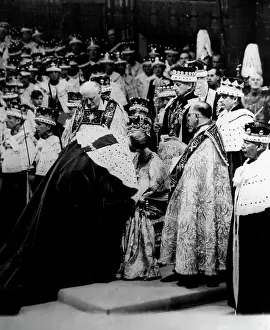 Picture Prints: The Queen, wearing St. Edward's Crown and seated on the throne