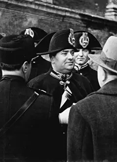 Patrol Prints: And They Really Wear Those Hats! - Picturesque head dresses in Italy