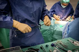 Surgeon Prints: Reportage in the gynecology surgery service of the Chambéry Métropole Savoie Hospital