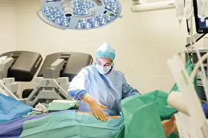 Woman Patient Prints: Reportage on a kidney transplant in the urology service of Nice Hospital